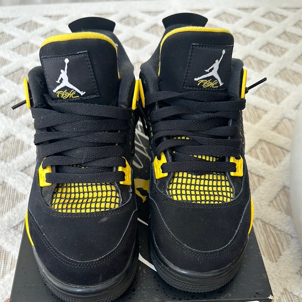 Jordan Black and Yellow Sneakers with Air Unit - Picture 3 of 9